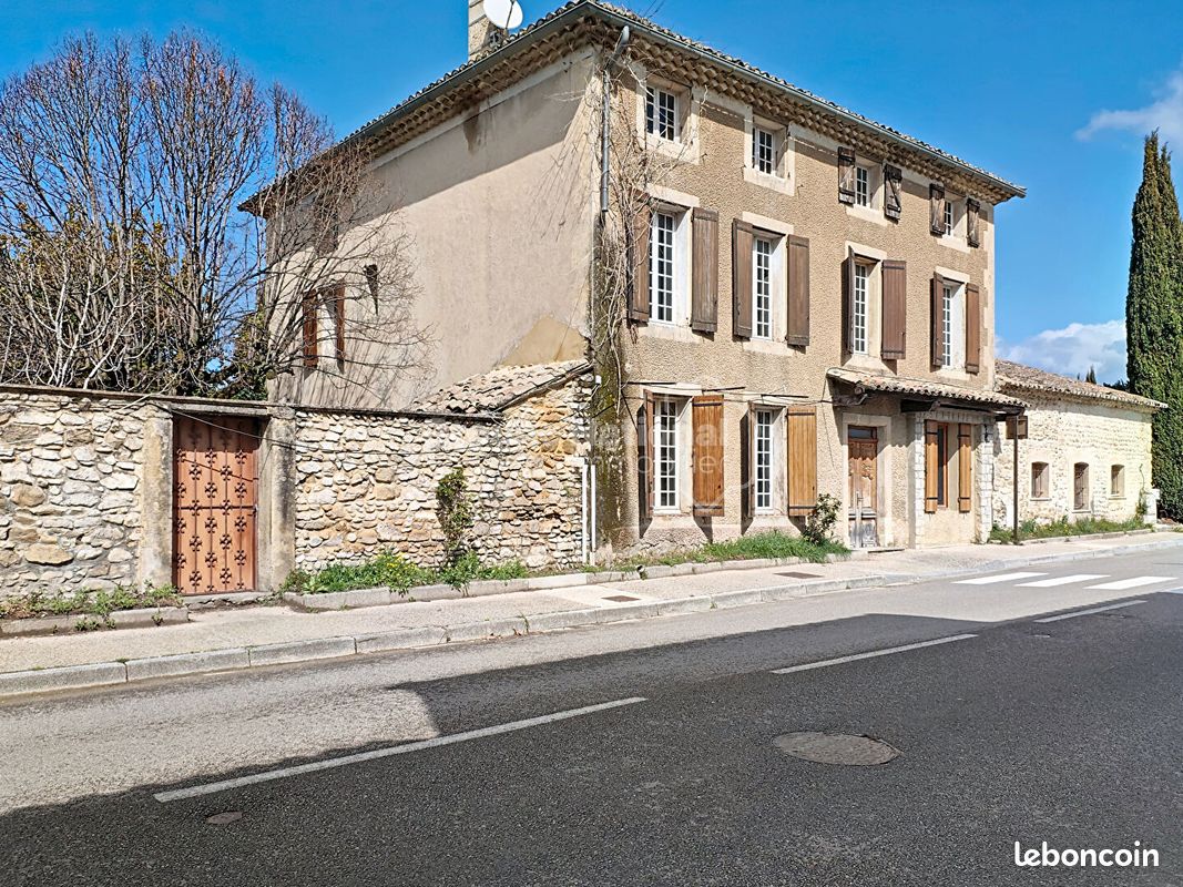 Maison 7 pièces 282 m² (image 1)