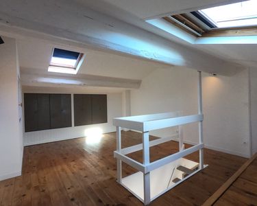 Grand T2/3 en duplex Mourillon