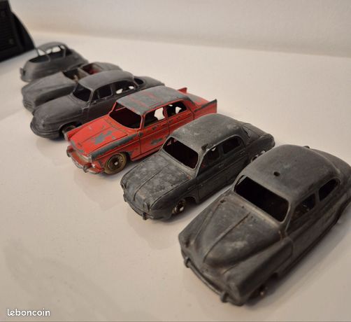 Peugeot 404 Dinky Junior Neuve Rouille Avec Pneus Dunlop