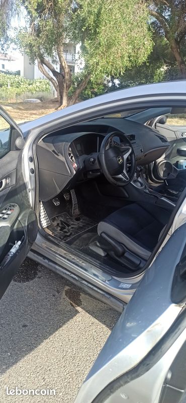 Honda Civic 1.8 Vtec 140 (prix à débattre) (image 3)