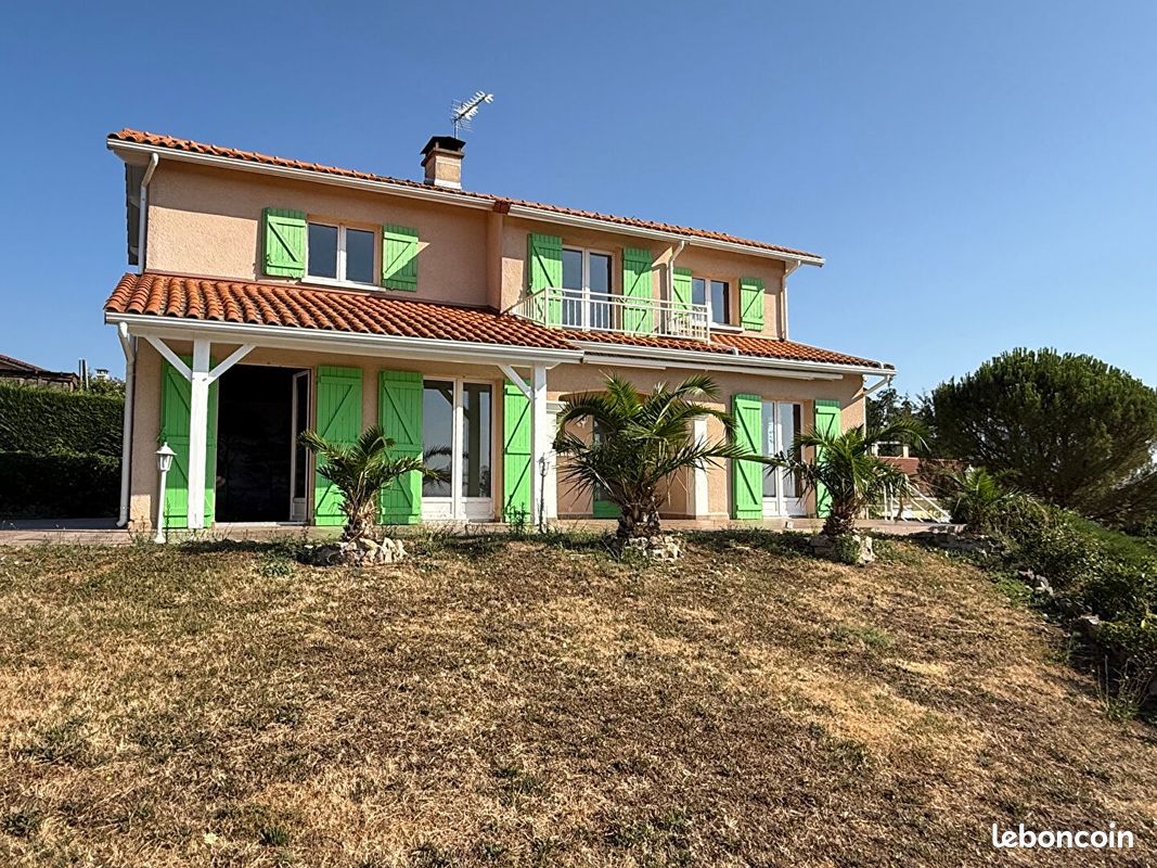 Maison 5 pièces 120 m² · à Villemontais · 120 m² · 248 000 €