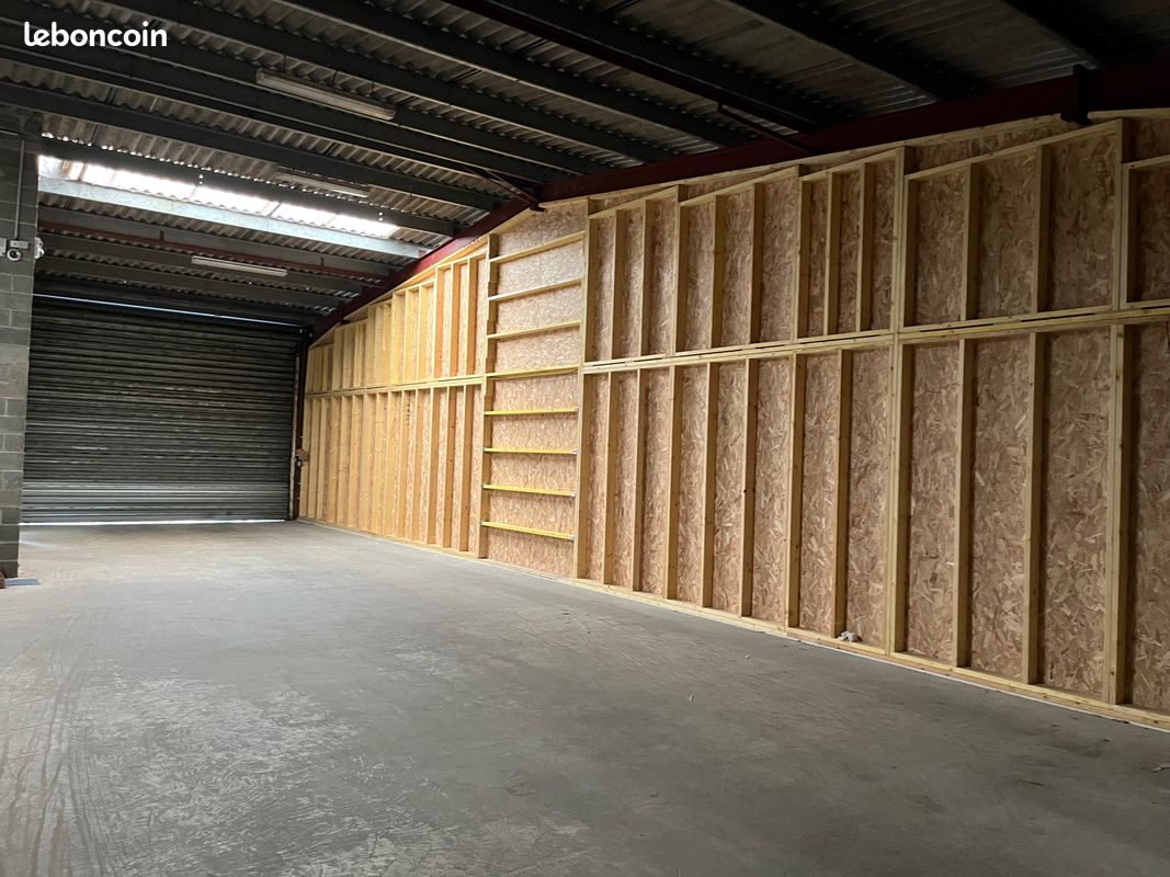 Local commercial 1 pièce 170 m² · à Vire Normandie · 170 m² · 765 €/mois