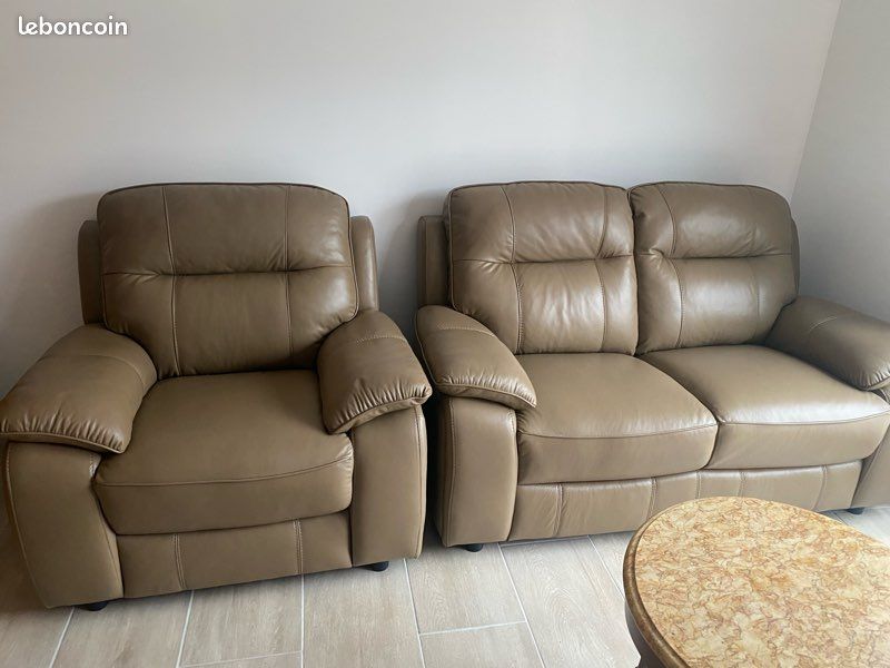 Canapé beige en cuir (image 1)