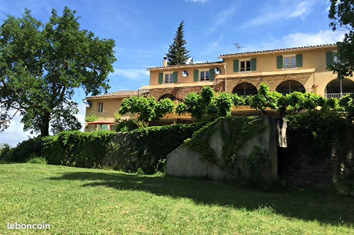 Immeuble 466 m² · à Malaucène · 466 m² · 795 000 €