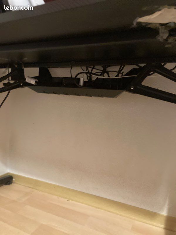 Bureau gaming (image 7)
