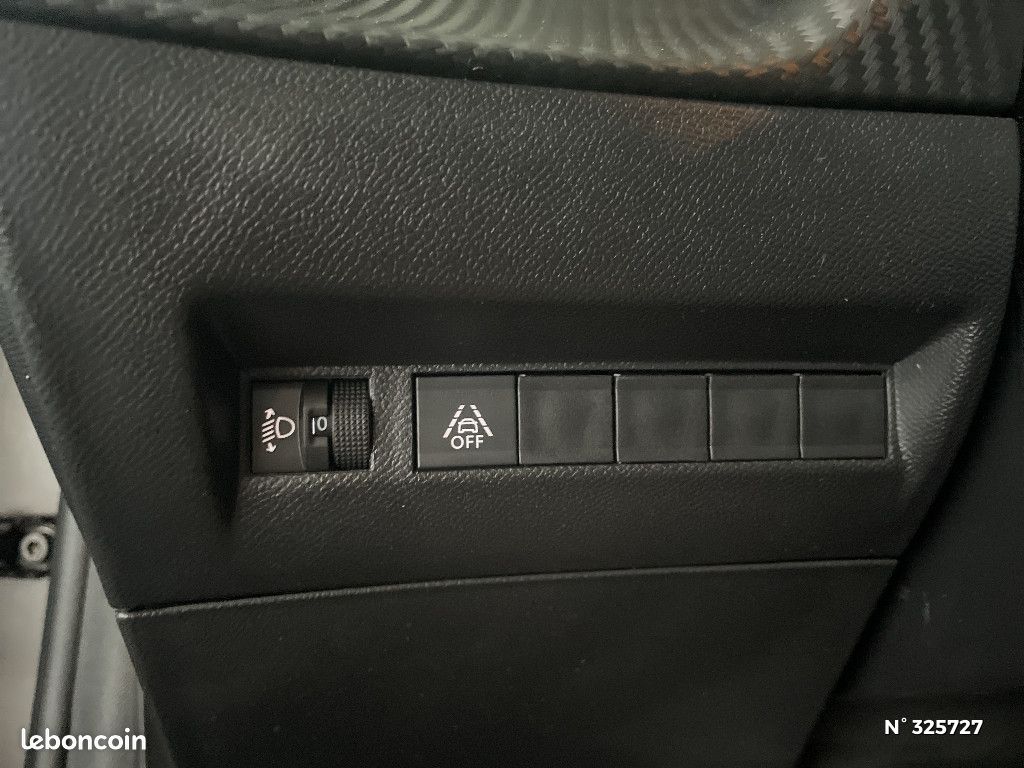 Peugeot 208 PURETECH 100 S&S BVM6 STYLE (image 15)