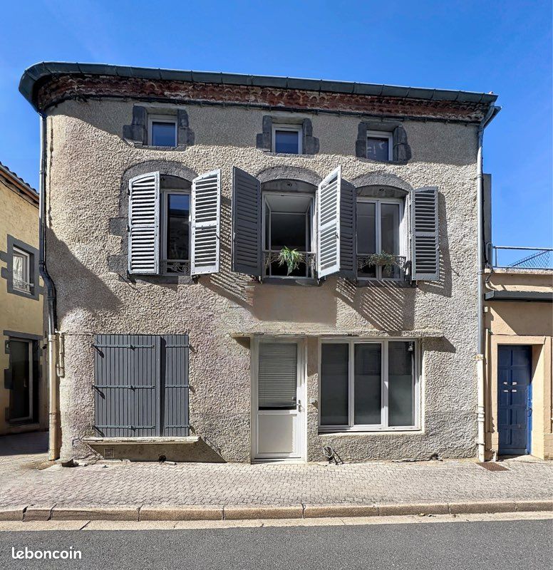 Appartement 7 pièces 147 m² · à Combronde · 146,5 m² · 229 000 €