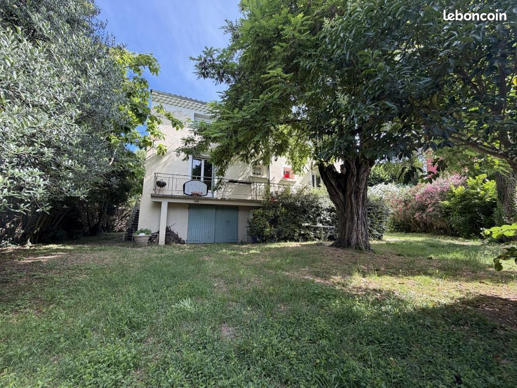 Maison 186 m² · à Donzère · 186 m² · 210 000 €