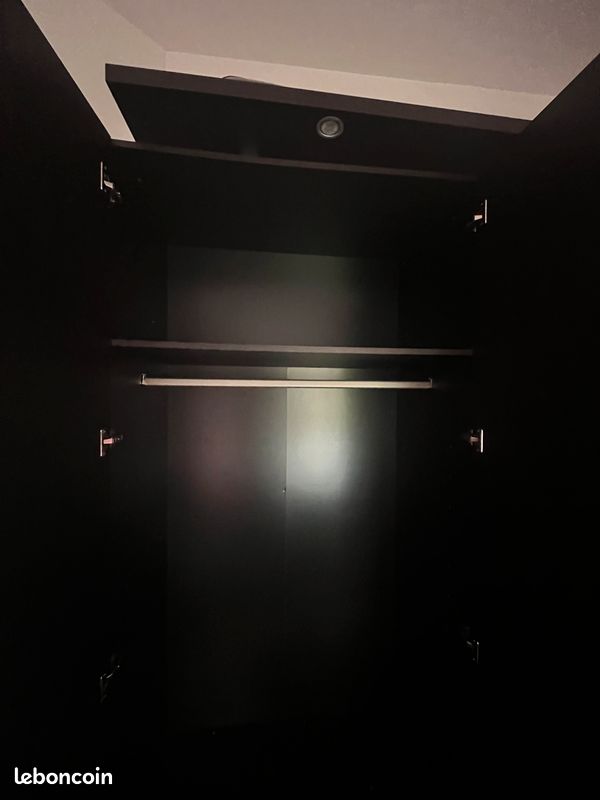 Grand meuble noir avec miroir et LED (image 6)