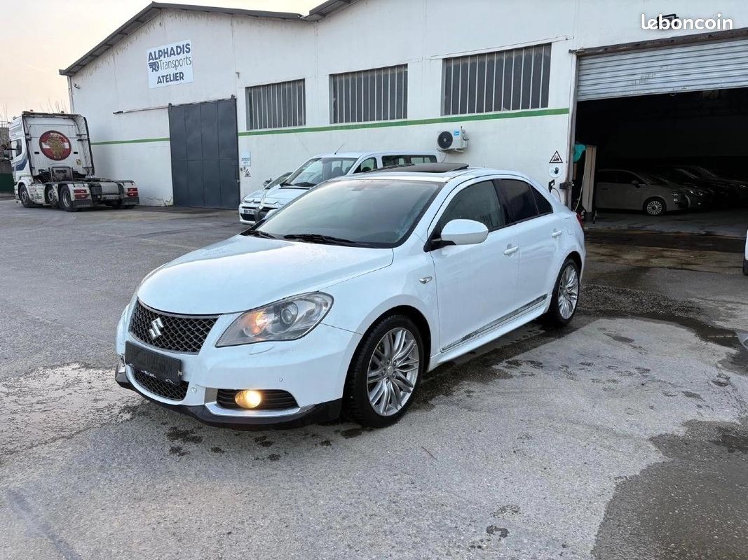 Suzuki Kizashi 2.4 VVT 180 SPORT 4WD CVT (image 1)