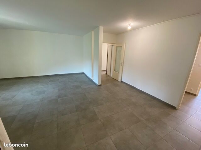 Appartement 5 pièces 104 m² · à Vénissieux · 104 m² · 1 163 €