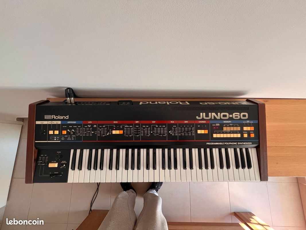 Roland JUNO 60 , excellent état (image 2)