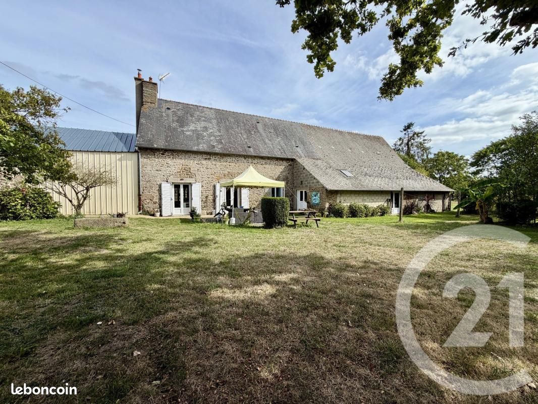 Maison 11 pièces 200 m² · à Bazouges-la-Pérouse · 200 m² · 304 000 €