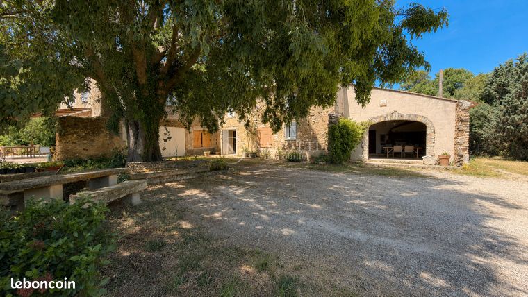 Mas 17 pièces 390 m²