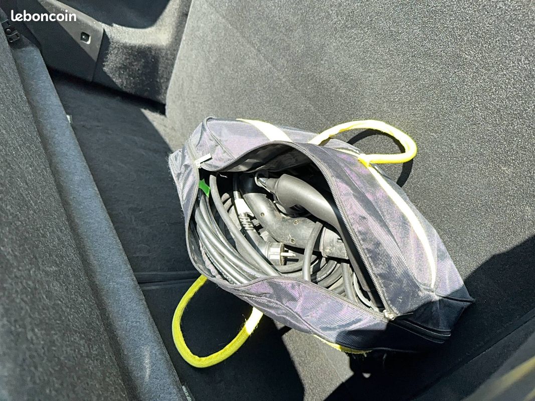 RENAULT Captur E-Tech Plug-in 160 - 21 Intens (image 27)