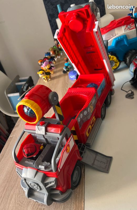 Pat' Patrouille – Camion De Pompiers Transformable Marcus, 50 Cm, Interactif Avec Échelle Pivotante, Figurine Incluse, Dès 3 Ans