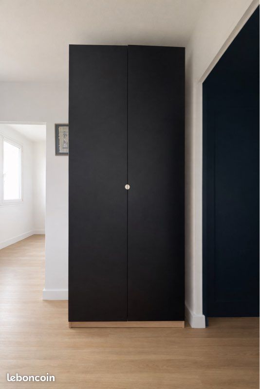 Armoire noire à portes coulissantes 150 cm