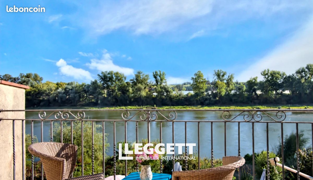 Maison 8 pièces 196 m² · à Lamagistère · 196 m² · 250 000 €