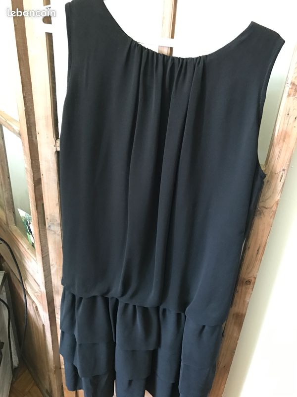Robe noire (image 2)
