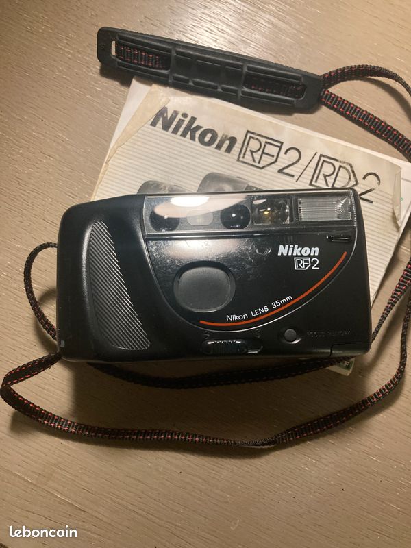 Appareil Photo Vintage Nikon RF2 Argentique 35mm - Fonctionne Avec Flash Intégré