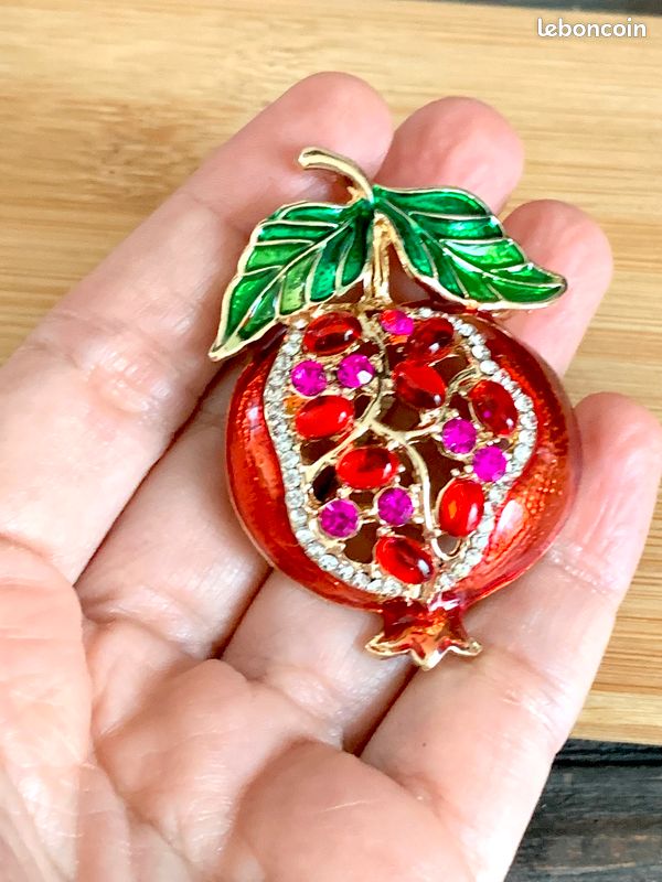 Broche Fleur Vintage En Métal Et Strass Rouge - Luxe, Pour Femme - Occasion
