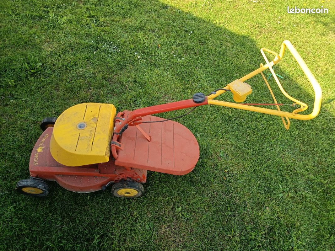 Lot de deux Tondeuses électriques OUTILS WOLF (image 8)