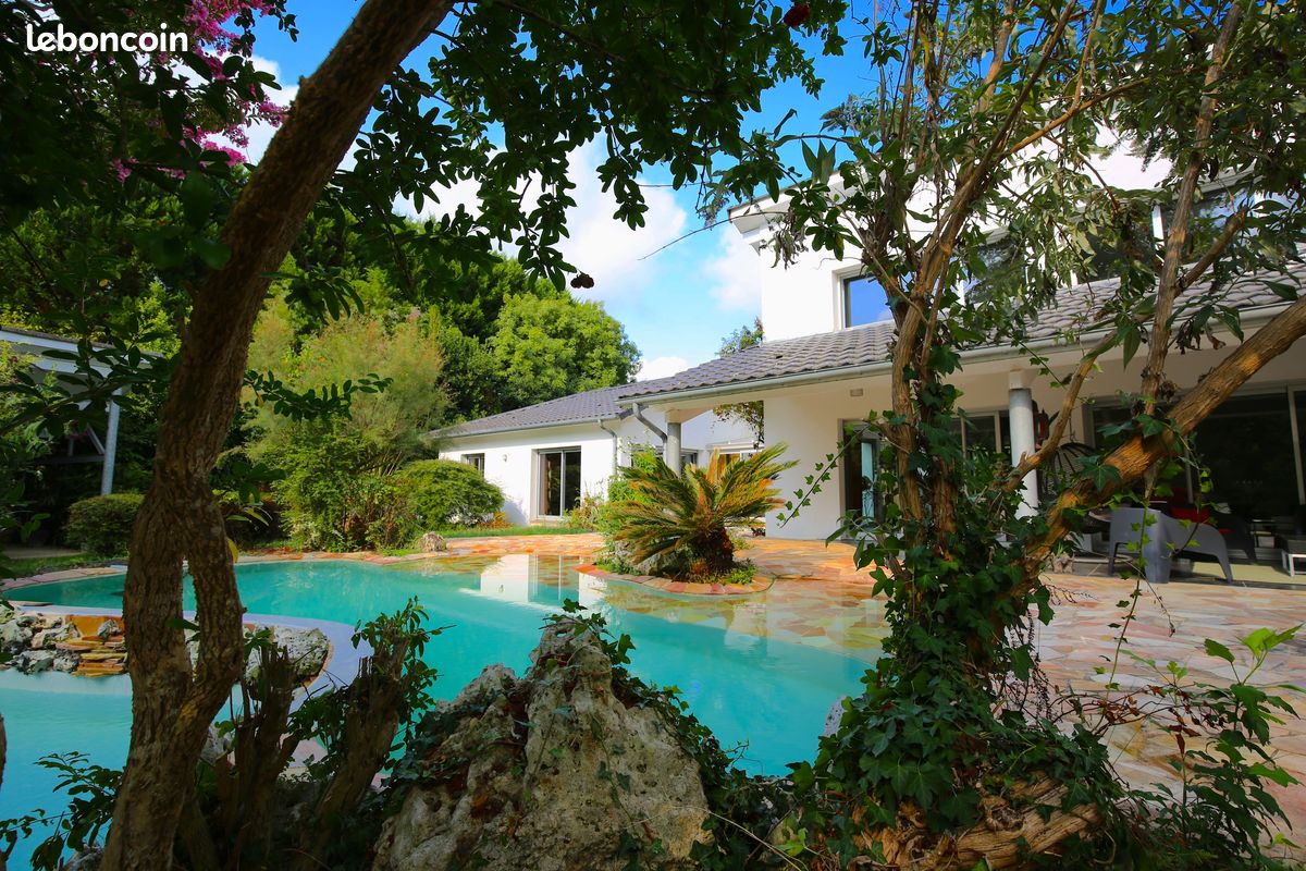 Maison 8 pièces 413 m² · à Saint-Martin-de-Seignanx · 413 m² · 1 200 000 €