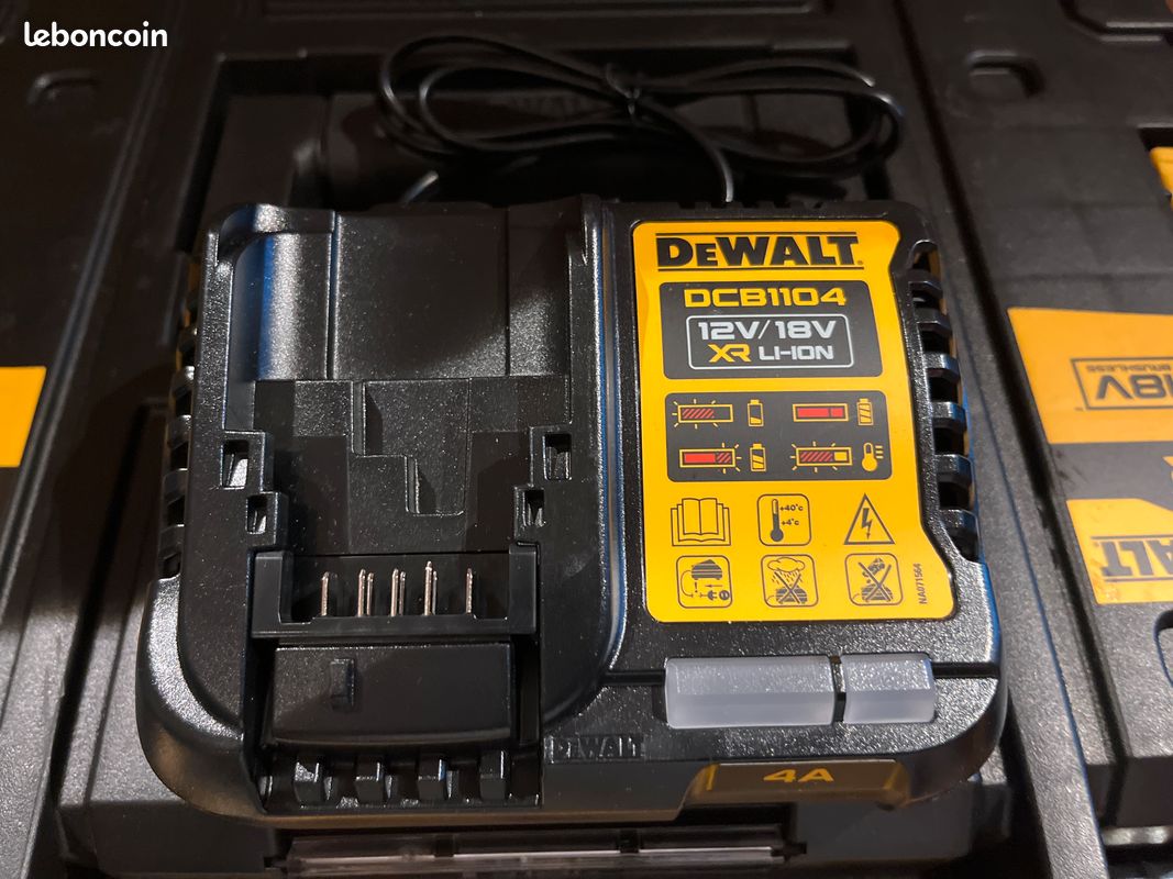 7 batteries Dewalt, trois chargeurs et une grande caisse Stak (image 8)