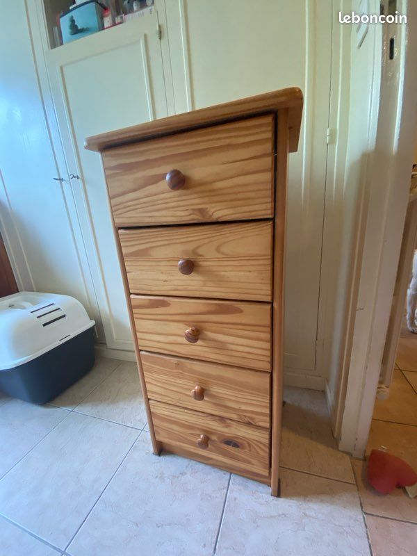Meuble en pin (image 1)