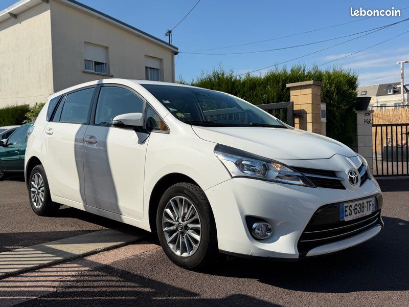 Toyota Verso Monospace 1.6 D-4D 112CV Phase 2 CT OK 162000KM garantie 6 mois (image 10)