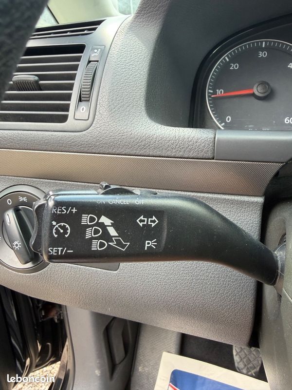 Volkswagen Touran 1.9 TDI Trendline (image 21)
