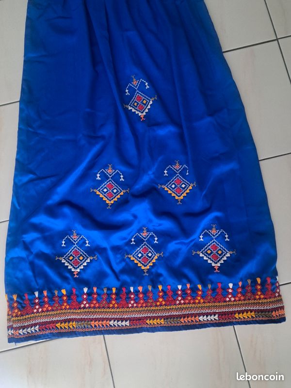 Robe kabyle broderie à la main (image 4)