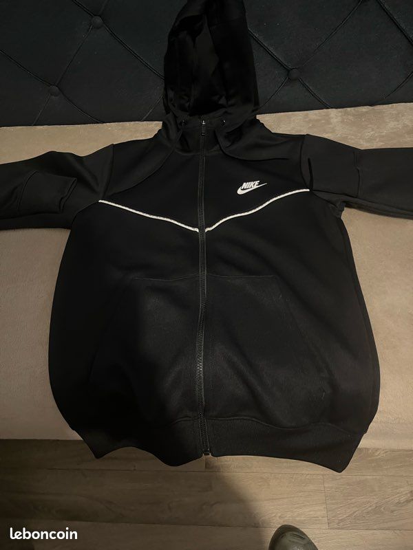 Veste Nike taille XS (image 1)