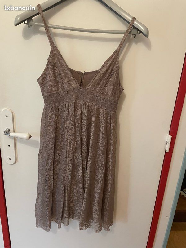 Robe (image 1)