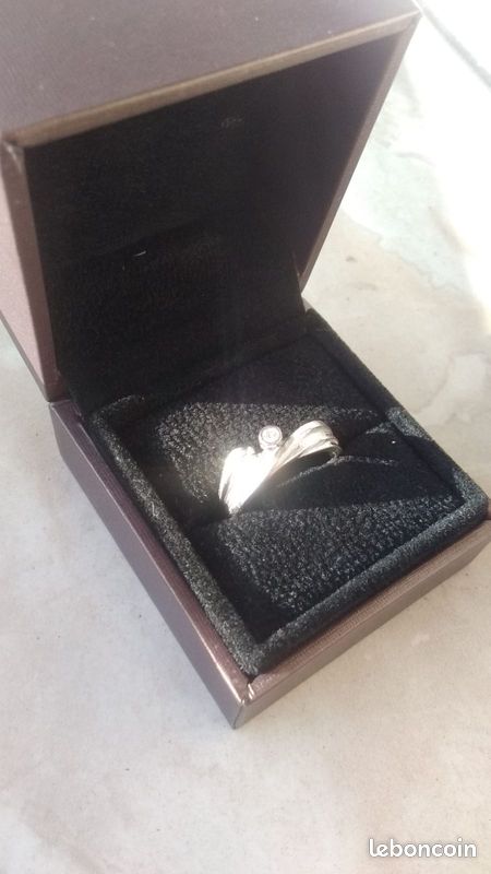 Bague fiançaille or blanc 18 carat + diamant (image 1)
