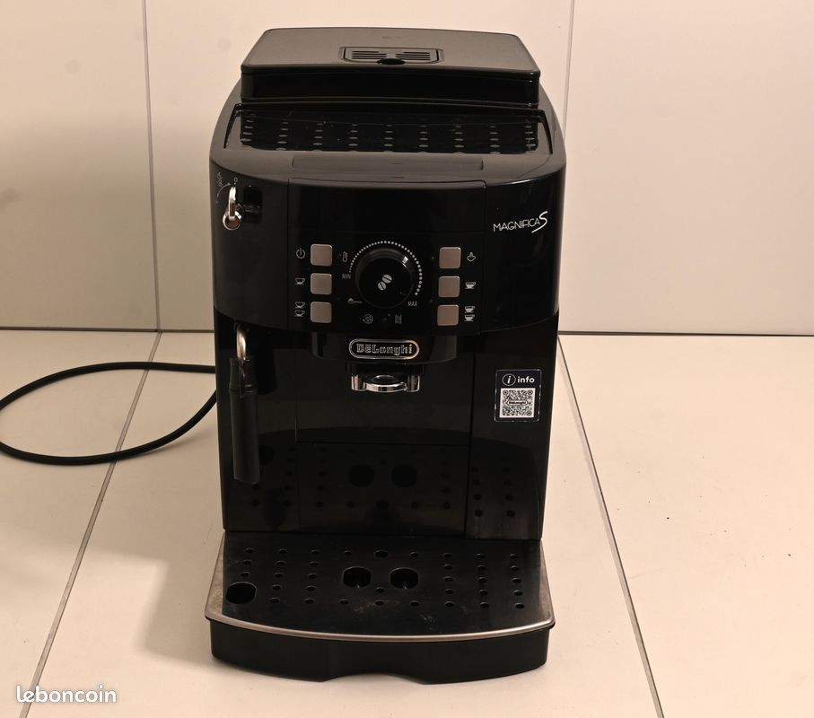 Machine à expresso automatique avec broyeur à grains De'Longhi Magnifica S (image 1)