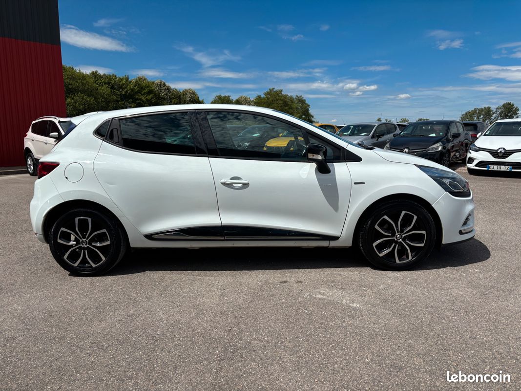 RENAULT Clio 1.2 16v 75ch Limited 5p / GPS / Bluetooth / Climatisation / 2018 / 176 803kms (image 4)