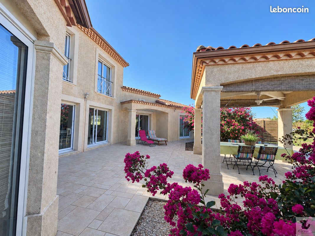 Maison 7 pièces 220 m² · à Issigeac · 220 m² · 472 500 €