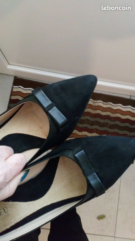 Tres belle occasion-porte 1 fois Chaussure cuir petit talon pointure 39 (image 6)