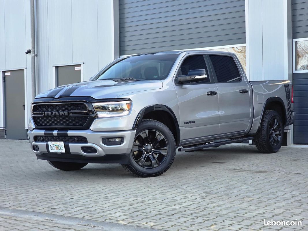 Dodge RAM 1500 Big Horn V8 5.7 HEMI 401 ch – 4x4 – Pack Night – CarPlay (image 1)