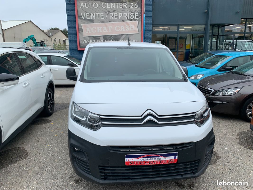 Citroën Berlingo Taille M 650kg BlueHDi 100 S&S BVM6 Club /an 2023/Clim/Radars/Prix TTC (image 3)