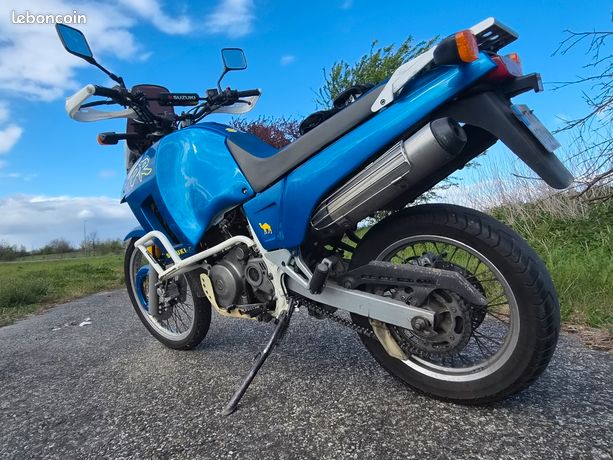 Suzuki DR 800 : Entretien et Réparation – La Bécanerie