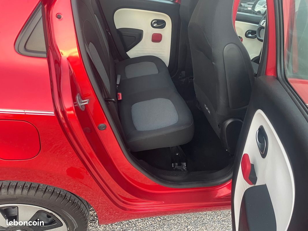 RENAULT Twingo Twingo III 1.0 SCe 70 E6 Zen Faible KM. Garantie 6 mois (image 12)