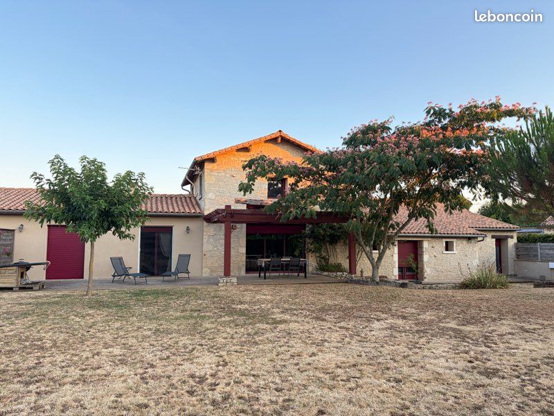 Maison 5 pièces 180 m² · à Pamproux · 180 m² · 239 000 €