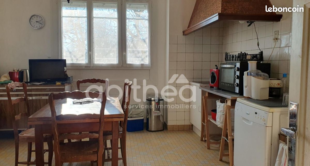 Maison 6 pièces 98 m² - Confolens 16500 (image principale 6)