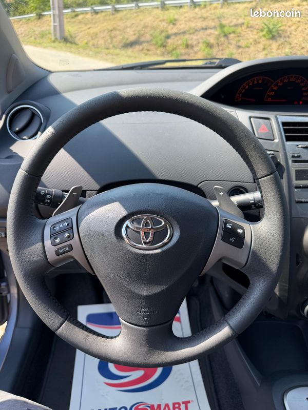 TOYOTA YARIS 1.3 VVT-i 100 DYNAMIC – AUTOMATIQUE (image 8)