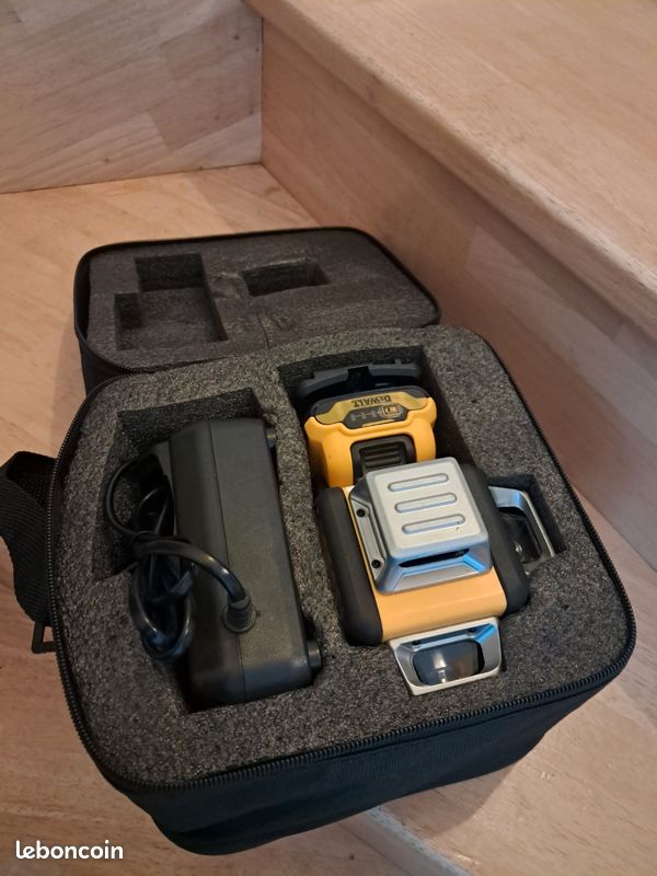 Niveau Laser Dewalt Pro à Lumière Verte + Chargeur Batterie - Neuf