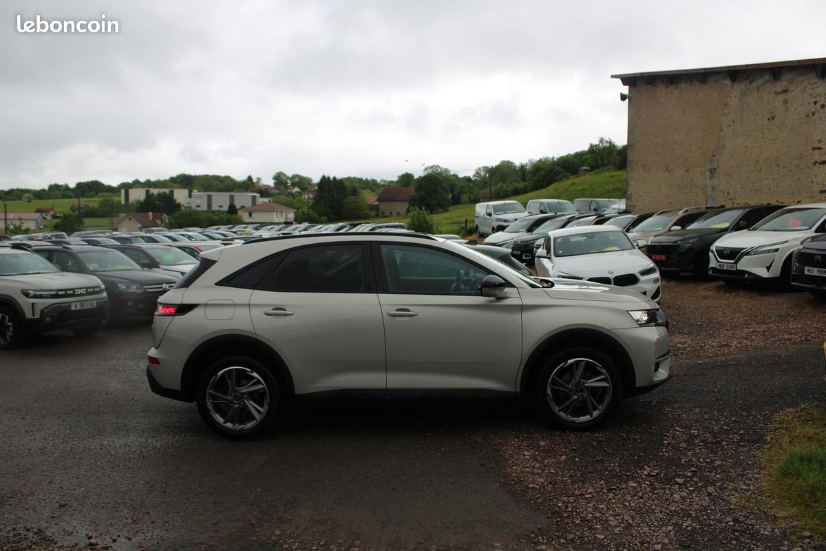 Ds DS 7 CROSSBACK II BASTILLE HDI 130 CV GPS 3D CAMÉRA USB JA 19 I-COKPIT FULL LED BOITE AUTO EAT-8 (image 5)
