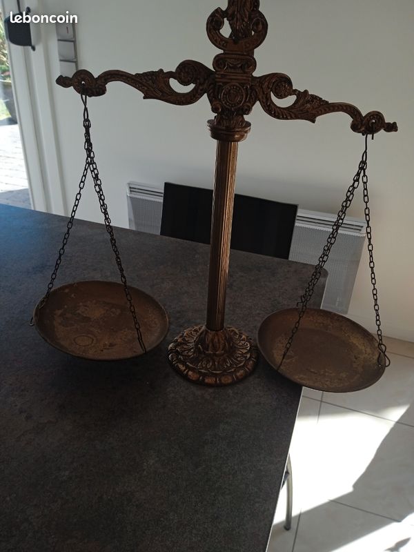 Balance de justice ancienne (image 2)