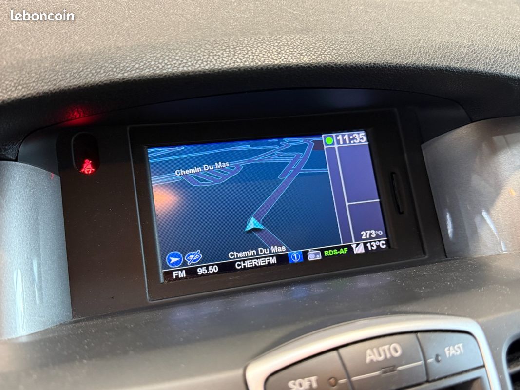 RENAULT LAGUNA ESTATE 2.0 dCi 130 GT 4Control / 3eme MAIN / SUIVI ENTRETIEN COMPLET (image 17)